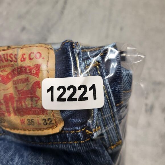 Levis 550 Jeans Mens 33x30 Blue Relaxed Fit Tapered Leg Zip Fly Denim Classic - Picture 12 of 12